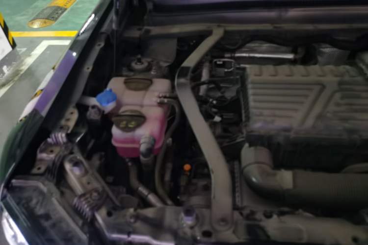 Used JETOUR Shanhai Traveler C-DM 2024 C-DM 208KM Mountain & Wilderness Edition Engine Bay Right