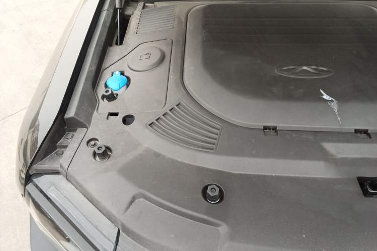 Used JETOUR Shanhai Traveler C-DM 2024 C-DM 208KM Mountain & Wilderness Edition Engine Bay Right