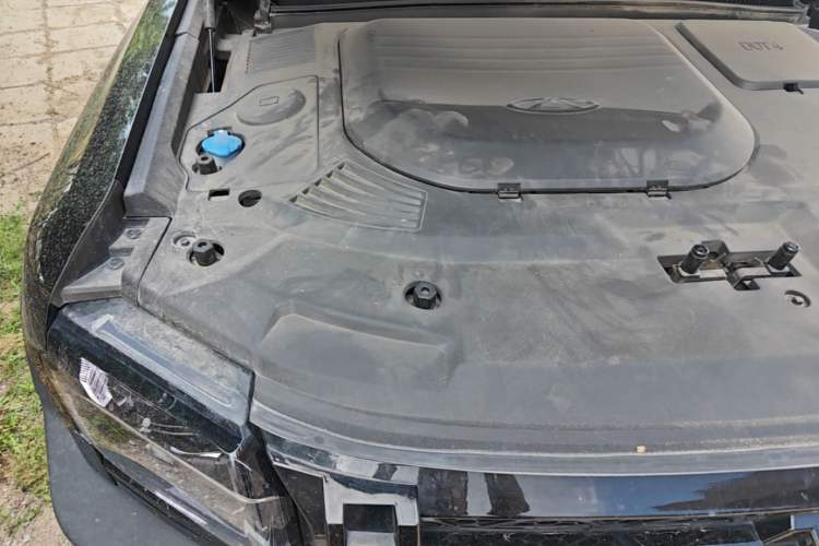 Used JETOUR Shanhai Traveler C-DM 2024 C-DM 208KM Mountain & Wilderness Edition Engine Bay Right