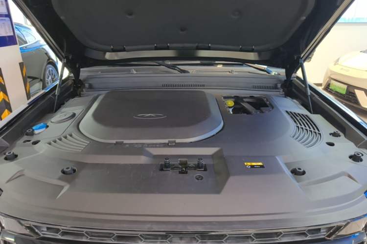 Used JETOUR Shanhai Traveler C-DM 2024 C-DM 208KM Mountain & Wilderness Edition Engine Bay