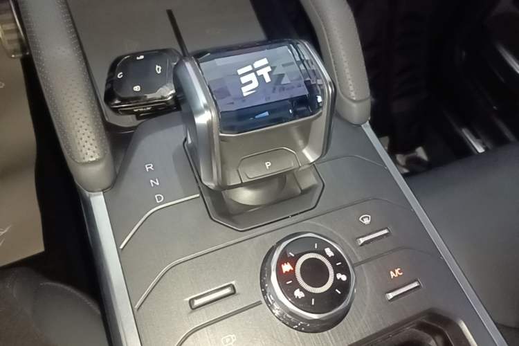 Used JETOUR Shanhai Traveler C-DM 2024 C-DM 208KM Mountain & Wilderness Edition Gear Lever