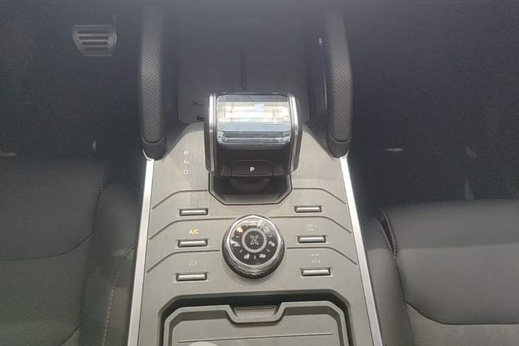Used JETOUR Shanhai Traveler C-DM 2024 C-DM 206KM Four-Wheel Drive Wilderness Edition Gear Lever