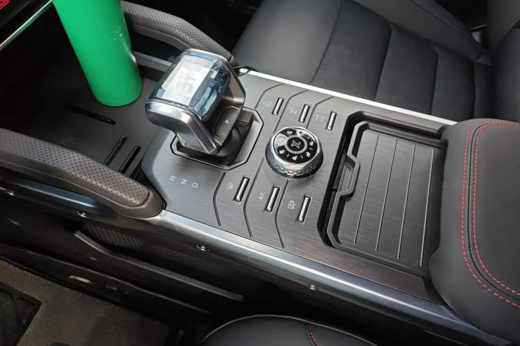 Used JETOUR Shanhai Traveler C-DM 2024 C-DM 206KM Four-Wheel Drive Wilderness Edition Gear Lever