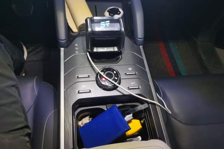 Used JETOUR Shanhai Traveler C-DM 2024 C-DM 208KM Mountain & Wilderness Edition Gear Lever