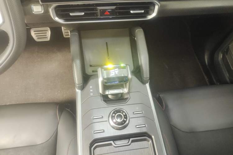 Used JETOUR Shanhai Traveler C-DM 2024 C-DM 208KM Mountain & Wilderness Edition Gear Lever