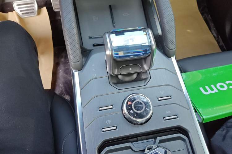 Used JETOUR Shanhai Traveler C-DM 2024 C-DM 208KM Mountain & Wilderness Edition Gear Lever