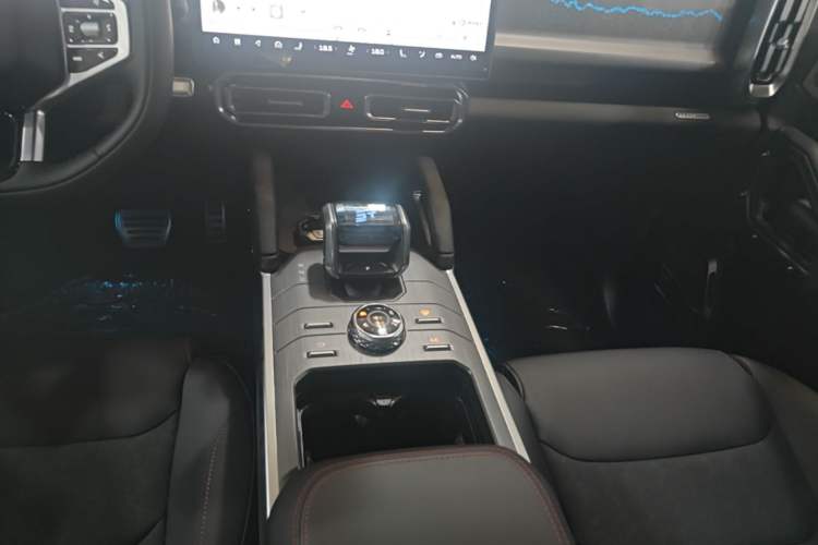 Used JETOUR Shanhai Traveler C-DM 2024 C-DM 208KM Mountain & Wilderness Edition Gear Lever