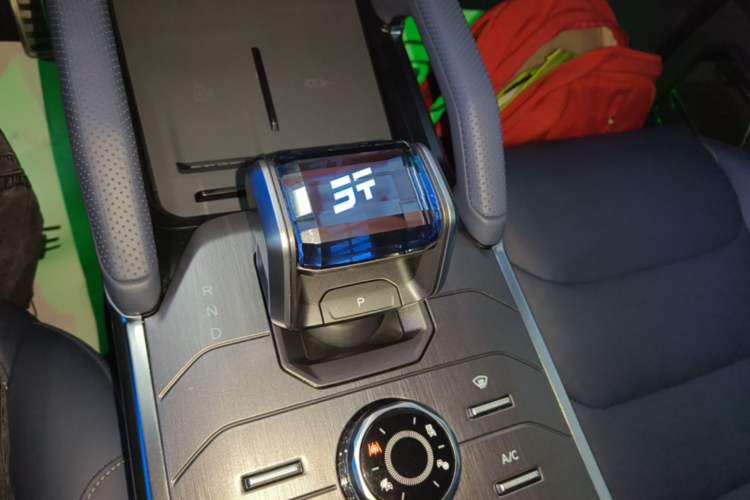Used JETOUR Shanhai Traveler C-DM 2024 C-DM 208KM Mountain & Wilderness Edition Gear Lever