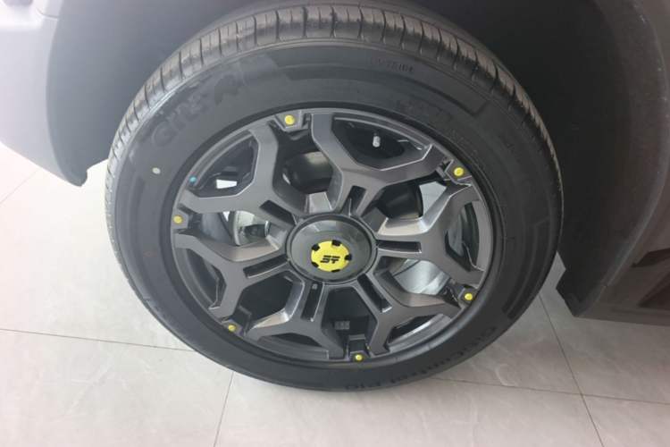 Used JETOUR Shanhai Traveler C-DM 2024 C-DM 208KM Mountain & Wilderness Edition Left Front Wheel Hub