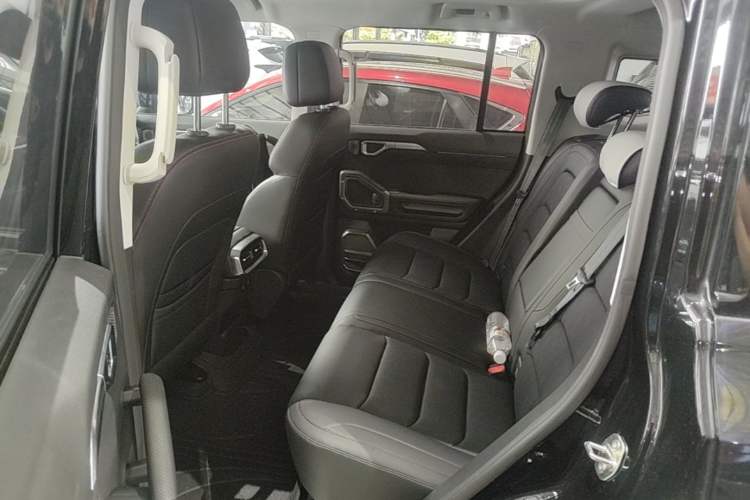 Used JETOUR Shanhai Traveler C-DM 2024 C-DM 206KM Four-Wheel Drive Wilderness Edition Left Rear Seat