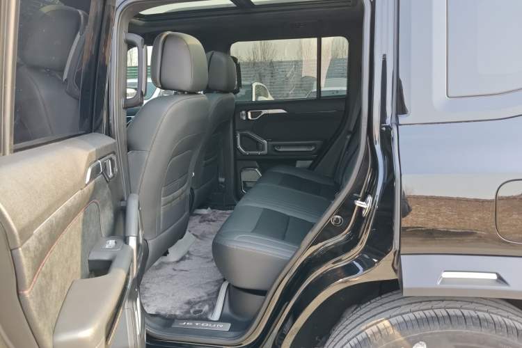 Used JETOUR Shanhai Traveler C-DM 2024 C-DM 208KM Mountain & Wilderness Edition Left Rear Seat