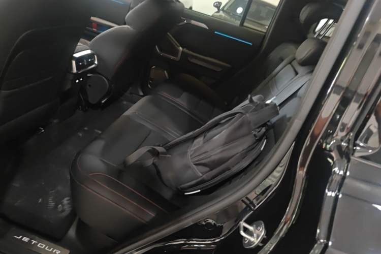 Used JETOUR Shanhai Traveler C-DM 2024 C-DM 208KM Mountain & Wilderness Edition Left Rear Seat