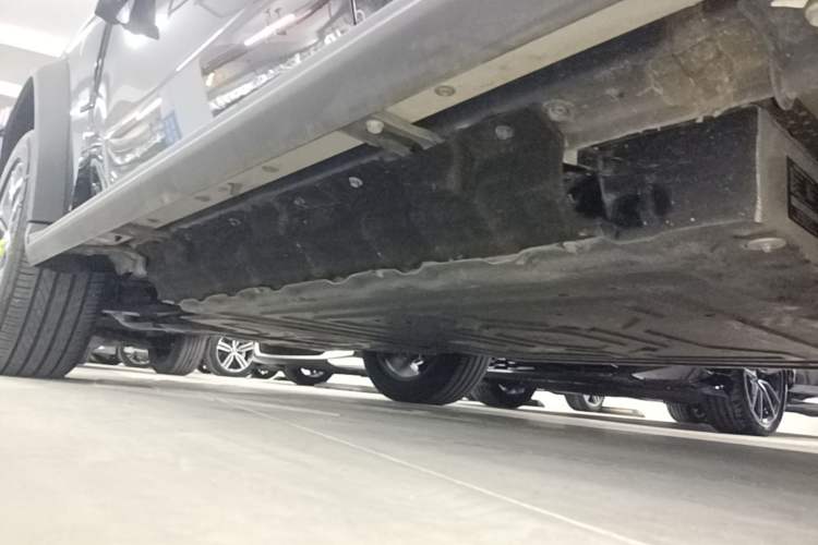Used JETOUR Shanhai Traveler C-DM 2024 C-DM 208KM Mountain & Wilderness Edition Left Side Sill