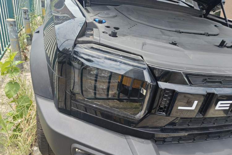 Used JETOUR Shanhai Traveler C-DM 2024 C-DM 206KM Four-Wheel Drive Wilderness Edition Right Front Headlight