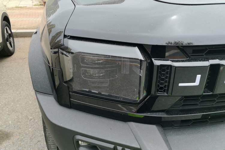Used JETOUR Shanhai Traveler C-DM 2024 C-DM 208KM Mountain & Wilderness Edition Right Front Headlight