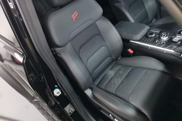 Used JETOUR Shanhai Traveler C-DM 2024 C-DM 208KM Mountain & Wilderness Edition Right Front Seat