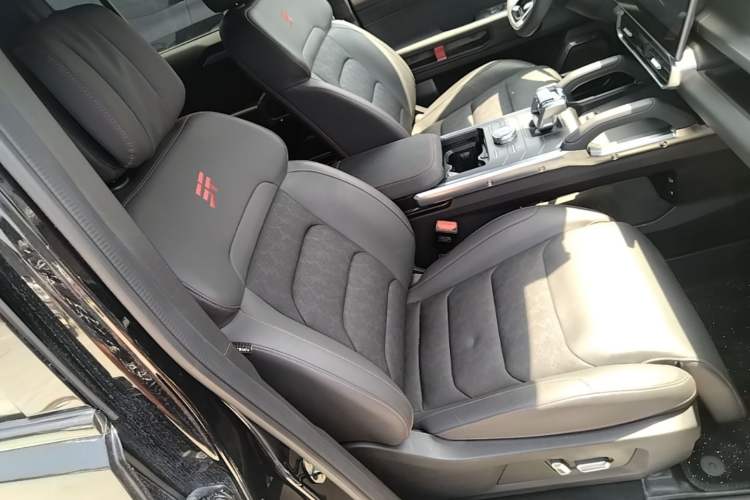 Used JETOUR Shanhai Traveler C-DM 2024 C-DM 208KM Mountain & Wilderness Edition Right Front Seat