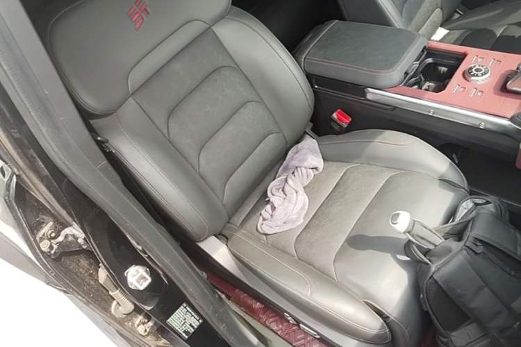 Used JETOUR Shanhai Traveler C-DM 2024 C-DM 208KM Mountain & Wilderness Edition Right Front Seat