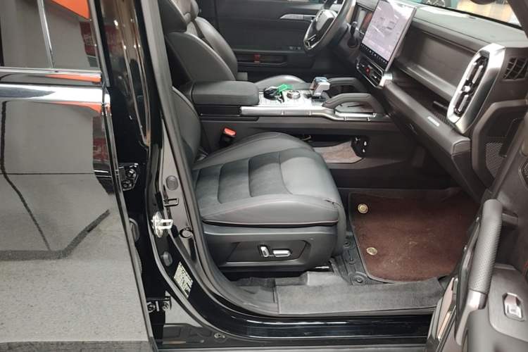 Used JETOUR Shanhai Traveler C-DM 2024 C-DM 208KM Mountain & Wilderness Edition Right Front Seat