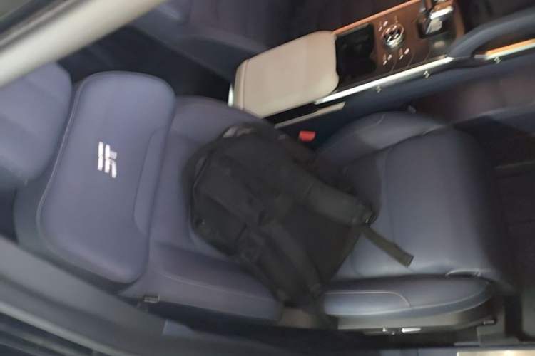 Used JETOUR Shanhai Traveler C-DM 2024 C-DM 208KM Mountain & Wilderness Edition Right Front Seat
