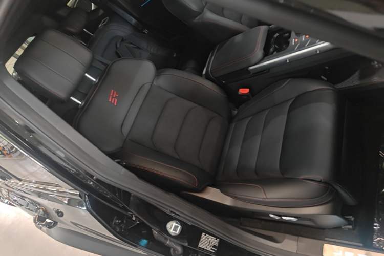 Used JETOUR Shanhai Traveler C-DM 2024 C-DM 208KM Mountain & Wilderness Edition Right Front Seat