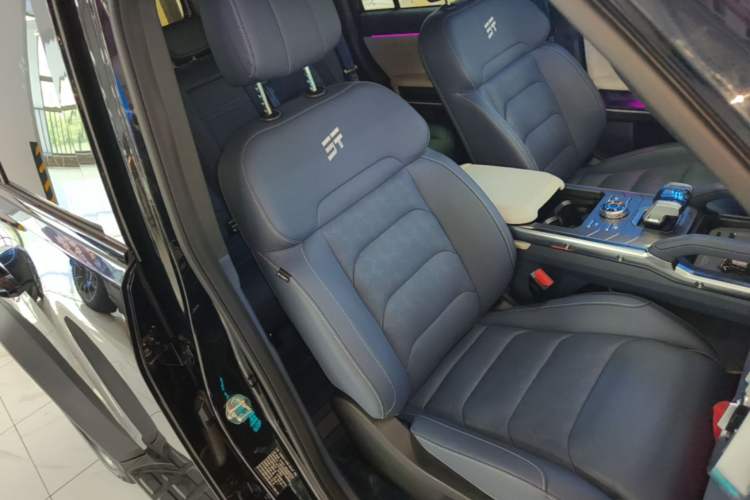 Used JETOUR Shanhai Traveler C-DM 2024 C-DM 208KM Mountain & Wilderness Edition Right Front Seat