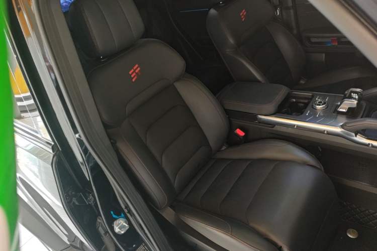 Used JETOUR Shanhai Traveler C-DM 2024 C-DM 208KM Mountain & Wilderness Edition Right Front Seat