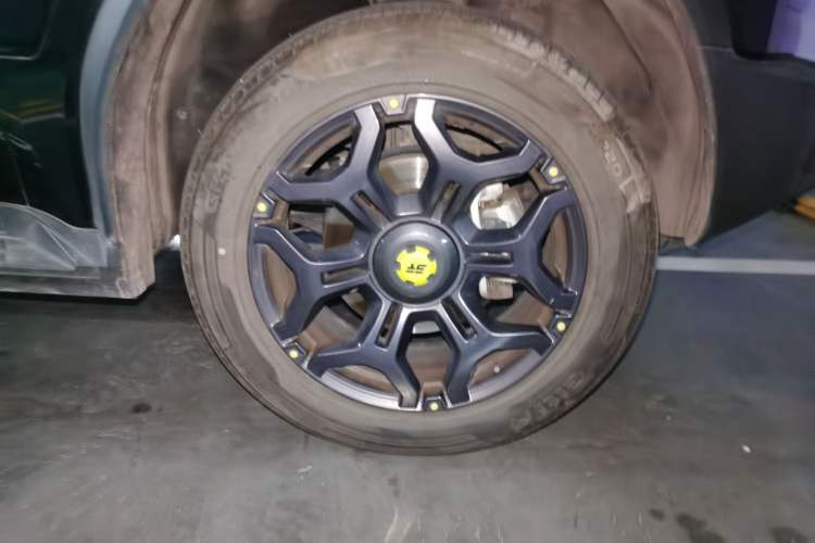 Used JETOUR Shanhai Traveler C-DM 2024 C-DM 208KM Mountain & Wilderness Edition Right Front Wheel Hub