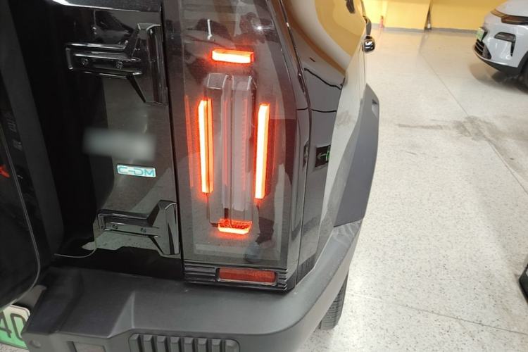 Used JETOUR Shanhai Traveler C-DM 2024 C-DM 208KM Mountain & Wilderness Edition Right Rear Taillight