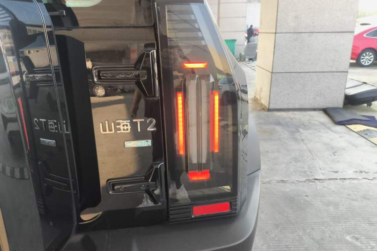 Used JETOUR Shanhai Traveler C-DM 2024 C-DM 206KM Four-Wheel Drive Wilderness Edition Right Rear Taillight