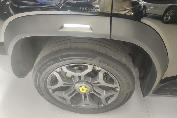 Used JETOUR Shanhai Traveler C-DM 2024 C-DM 208KM Mountain & Wilderness Edition Right Rear Wheel Hub