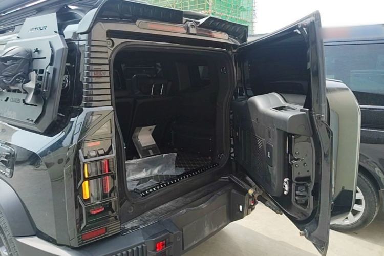 Used JETOUR Shanhai Traveler C-DM 2024 C-DM 208KM Mountain & Wilderness Edition Trunk