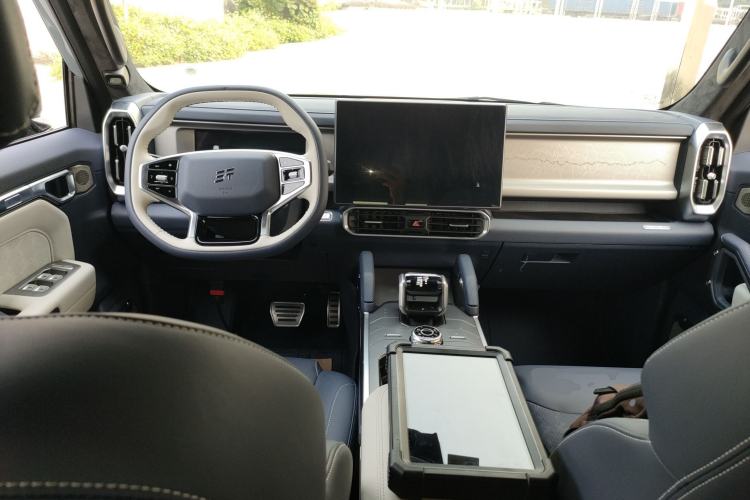 Used JETOUR Shanhai Traveler C-DM 2024 C-DM 208KM Mountain & Wilderness Edition Center Console