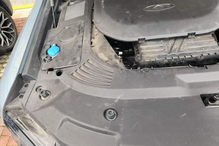 Used JETOUR Shanhai Traveler C-DM 2024 C-DM 208KM Mountain & Wilderness Edition Engine Bay Right