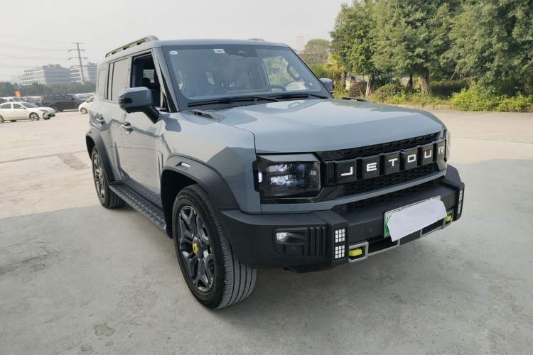 Used JETOUR Shanhai Traveler C-DM 2024 C-DM 208KM Mountain & Wilderness Edition Front Right 45 Deg