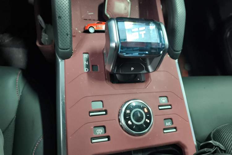Used JETOUR Shanhai Traveler C-DM 2024 C-DM 208KM Mountain & Wilderness Edition Gear Lever