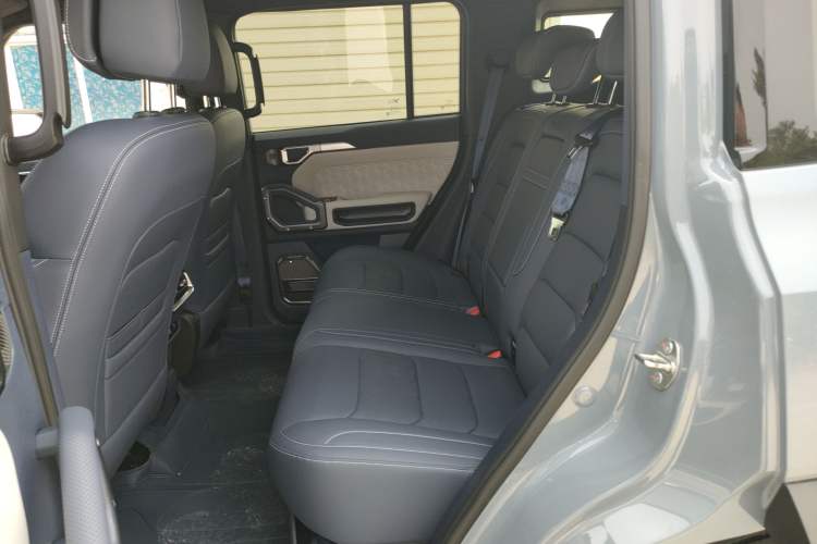 Used JETOUR Shanhai Traveler C-DM 2024 C-DM 208KM Mountain & Wilderness Edition Left Rear Seat
