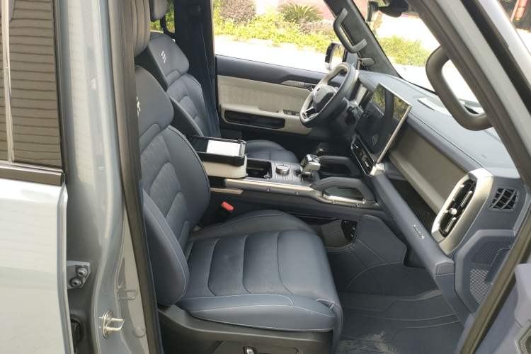Used JETOUR Shanhai Traveler C-DM 2024 C-DM 208KM Mountain & Wilderness Edition Right Front Seat
