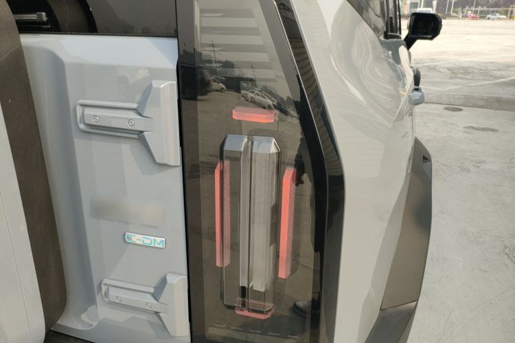 Used JETOUR Shanhai Traveler C-DM 2024 C-DM 208KM Mountain & Wilderness Edition Right Rear Taillight