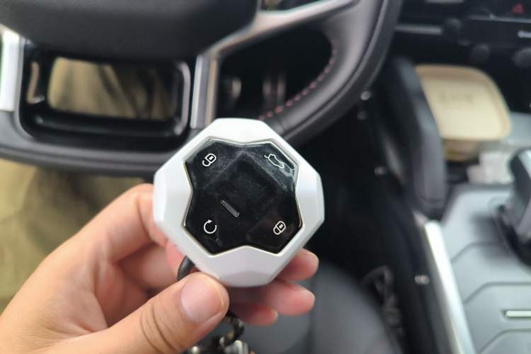 Used JETOUR Shanhai Traveler C-DM 2024 C-DM 208KM Mountain & Wilderness Edition Vehicle Key
