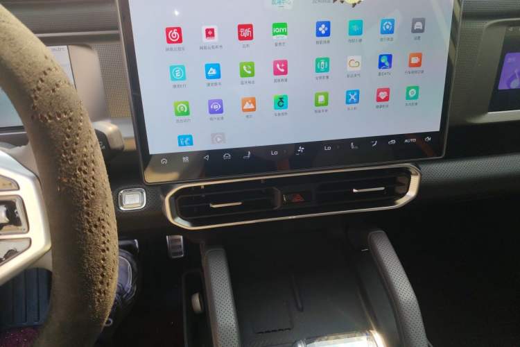 Used JETOUR Shanhai Traveler C-DM 2024 C-DM 129KM Linye Edition Audio And AC Panel