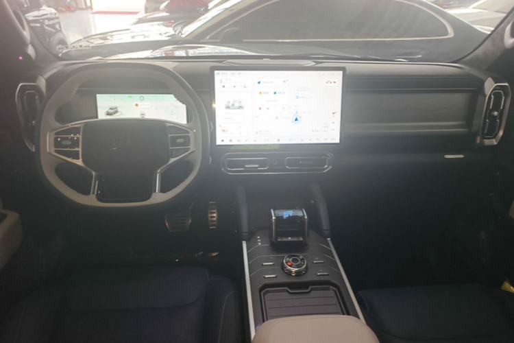 Used JETOUR Shanhai Traveler C-DM 2024 C-DM 208KM Mountain & Wilderness Edition Center Console