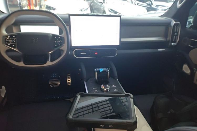 Used JETOUR Shanhai Traveler C-DM 2024 C-DM 208KM Mountain & Wilderness Edition Center Console