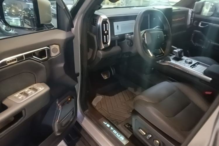 Used JETOUR Shanhai Traveler C-DM 2024 C-DM 208KM Mountain & Wilderness Edition Driver Seat