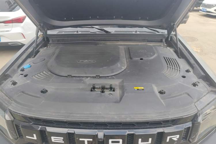 Used JETOUR Shanhai Traveler C-DM 2024 C-DM 208KM Mountain & Wilderness Edition Engine Bay