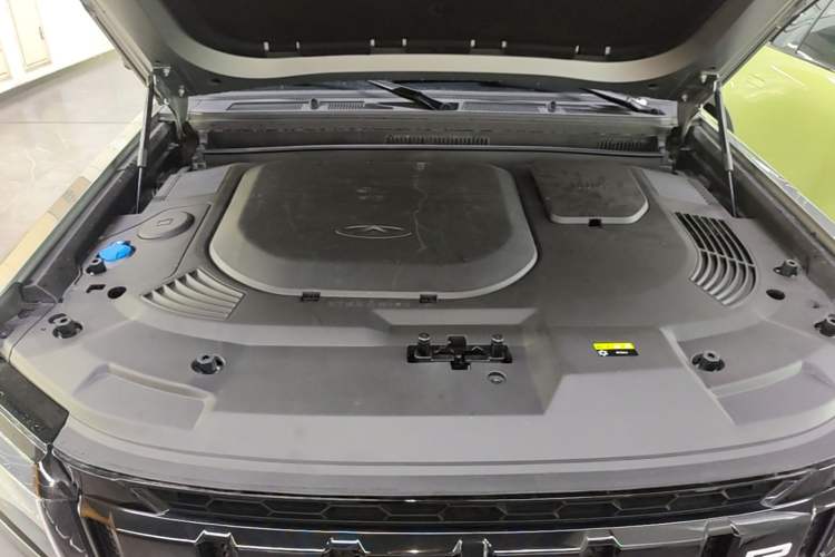 Used JETOUR Shanhai Traveler C-DM 2024 C-DM 208KM Mountain & Wilderness Edition Engine Bay