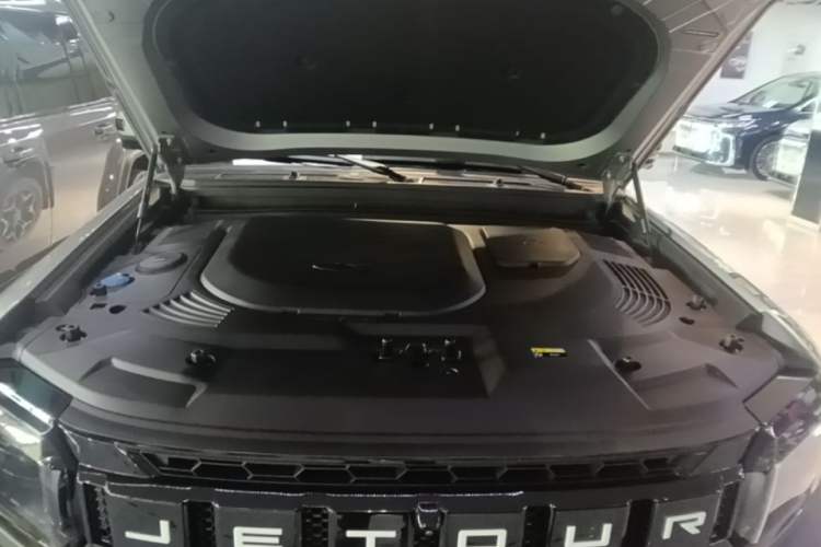 Used JETOUR Shanhai Traveler C-DM 2024 C-DM 208KM Mountain & Wilderness Edition Engine Bay
