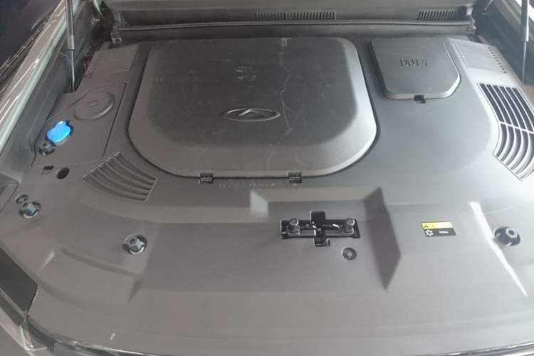 Used JETOUR Shanhai Traveler C-DM 2024 C-DM 208KM Mountain & Wilderness Edition Engine Bay