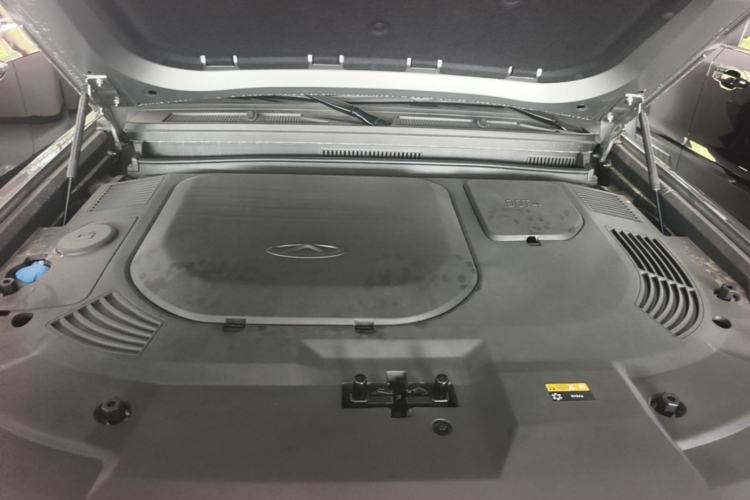 Used JETOUR Shanhai Traveler C-DM 2024 C-DM 208KM Mountain & Wilderness Edition Engine Bay