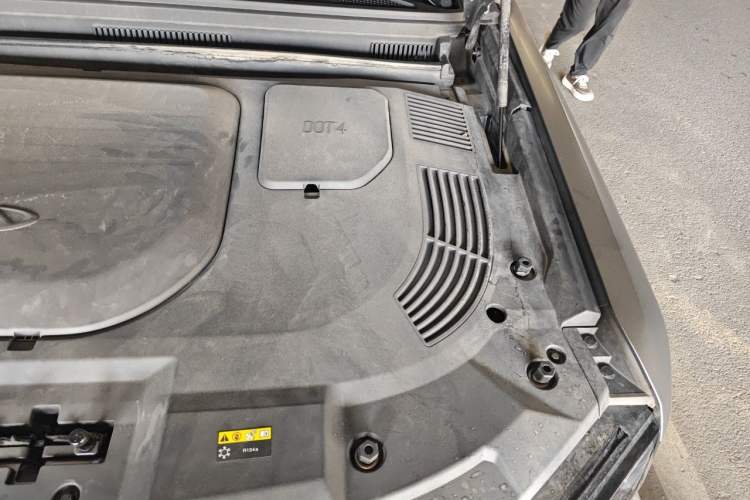 Used JETOUR Shanhai Traveler C-DM 2024 C-DM 208KM Mountain & Wilderness Edition Engine Bay Left